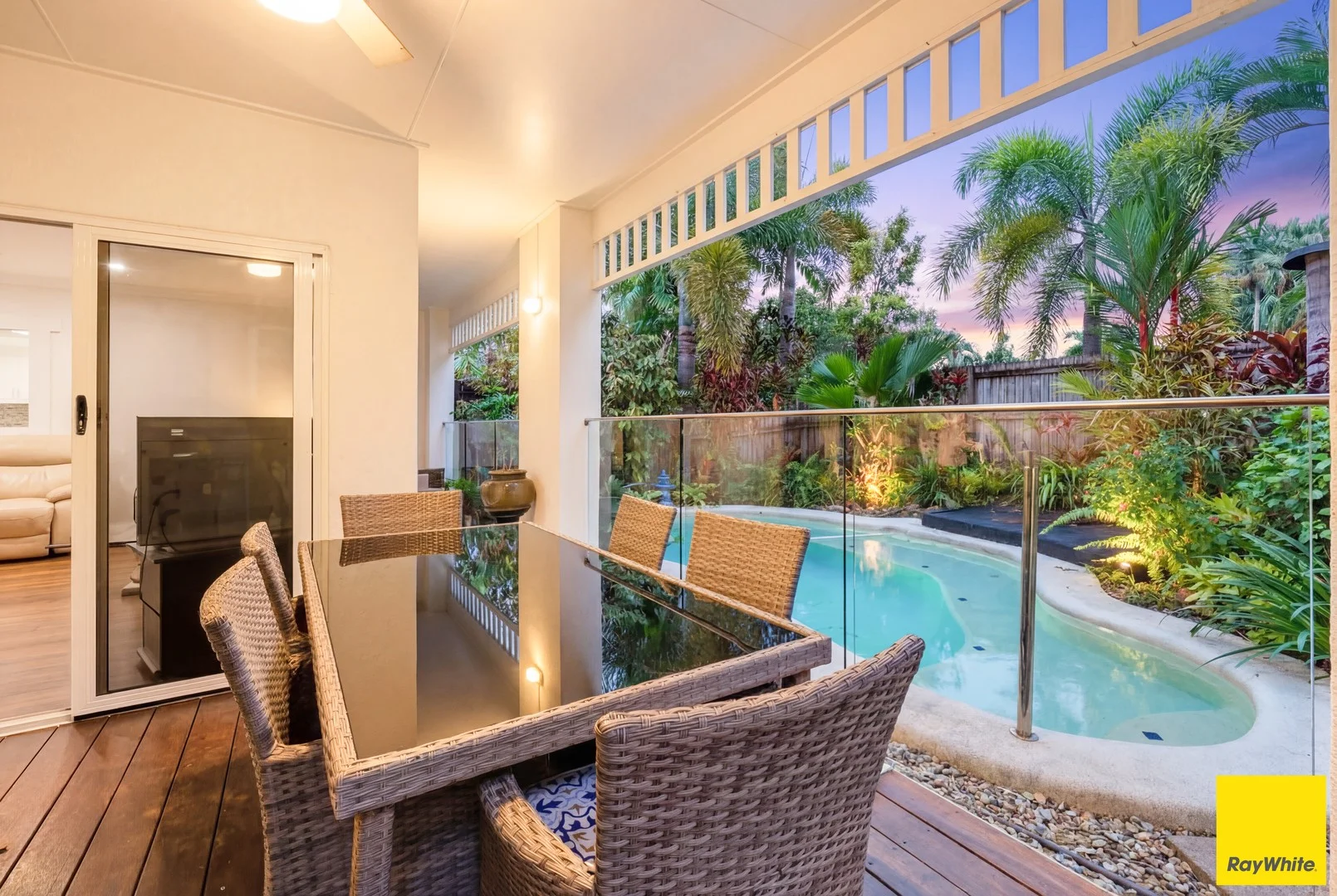 4/24 Warren Street, Palm Cove QLD 4879
