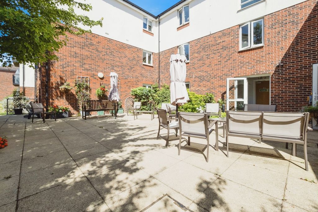 Additional image 16 of 2 bed flat for saleWhite Hart Lane, Romford RM7