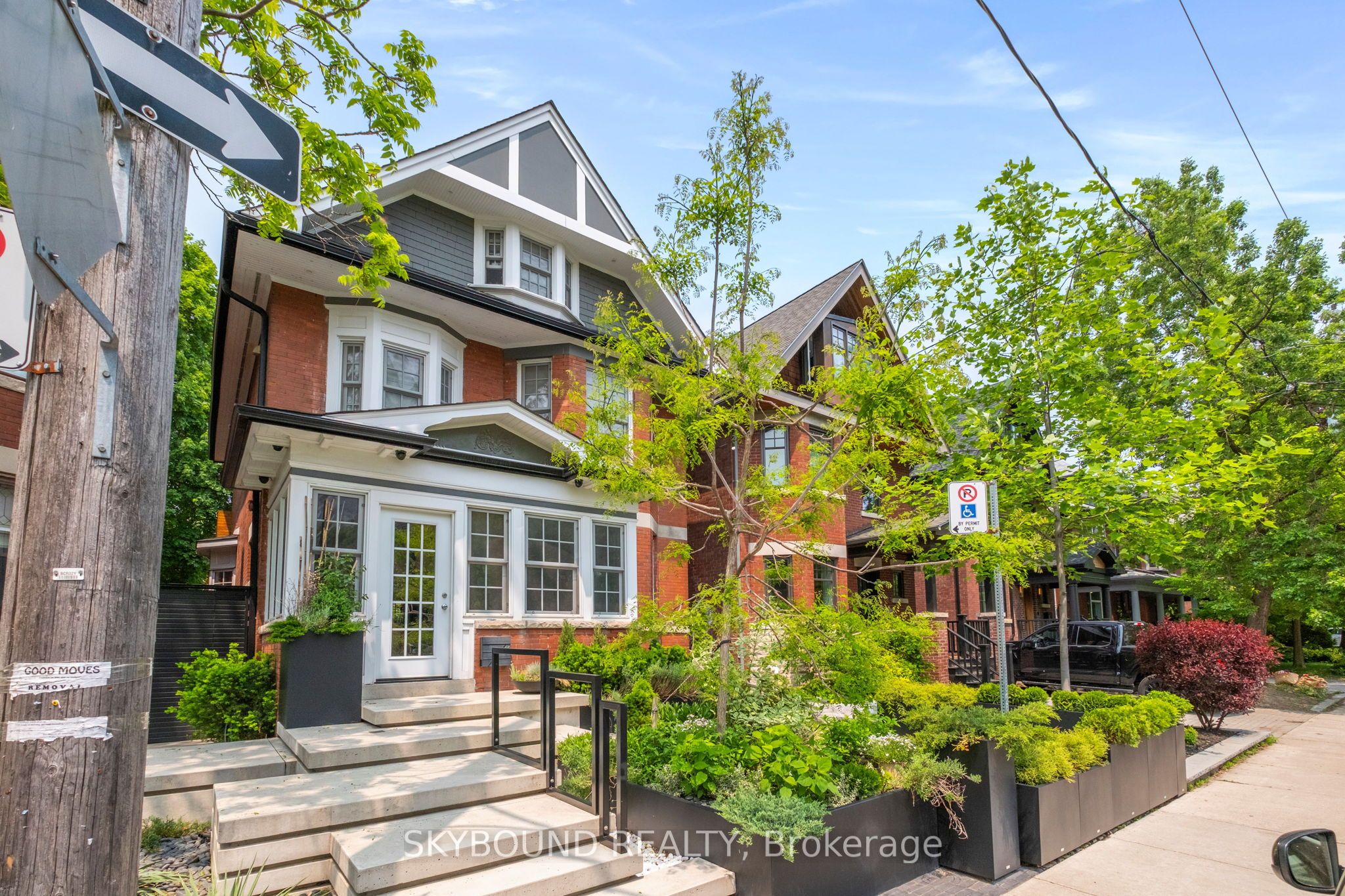 20 Fairview Boulevard, Toronto, ON, M4K 1L9