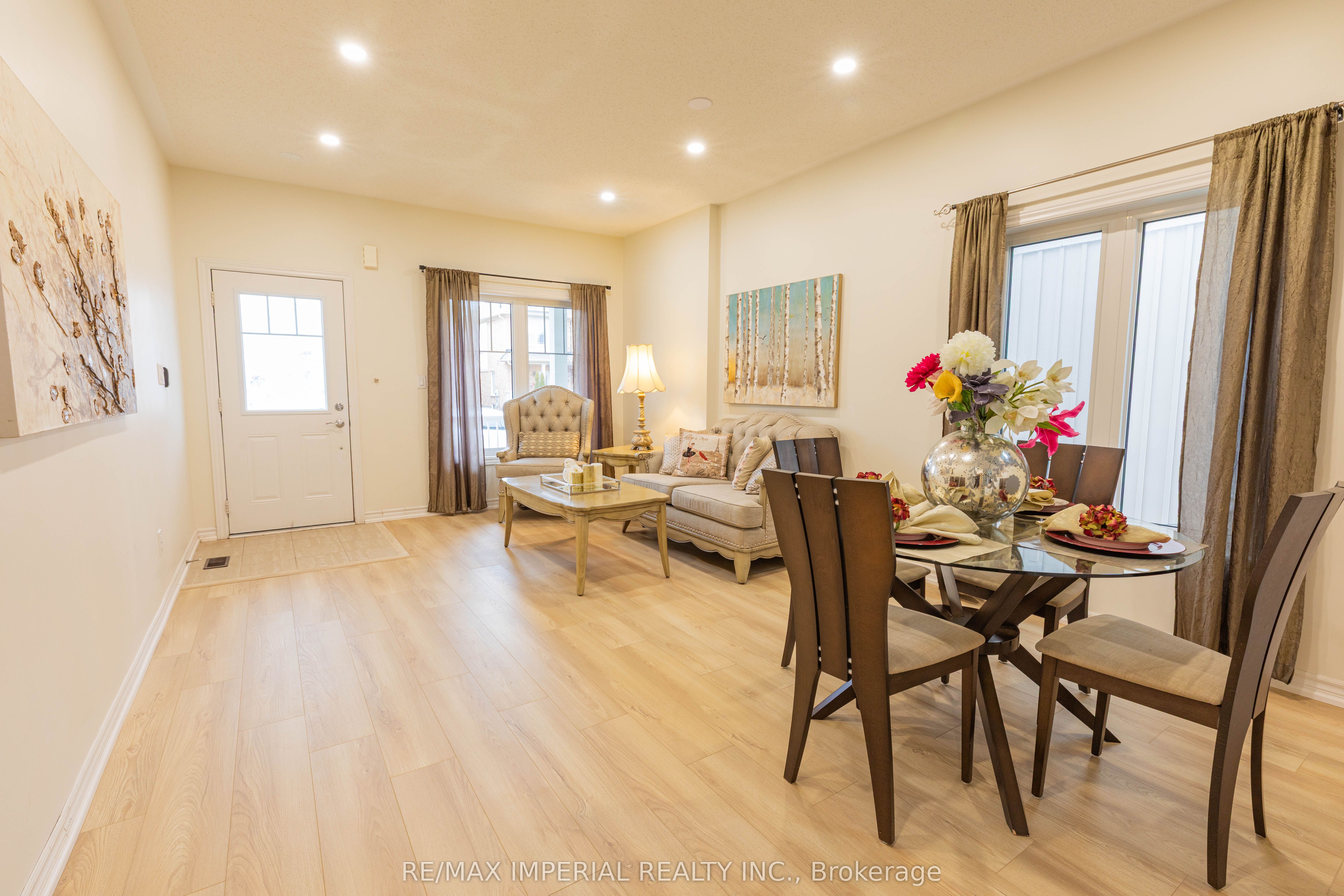 Additional image 4 of 10 Sandgate Street, Whitby, ON, L1R 0L3