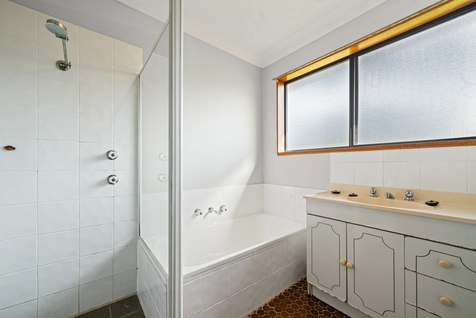 Additional image 5 of 52 Clare Crescent, Berkeley Vale NSW 2261