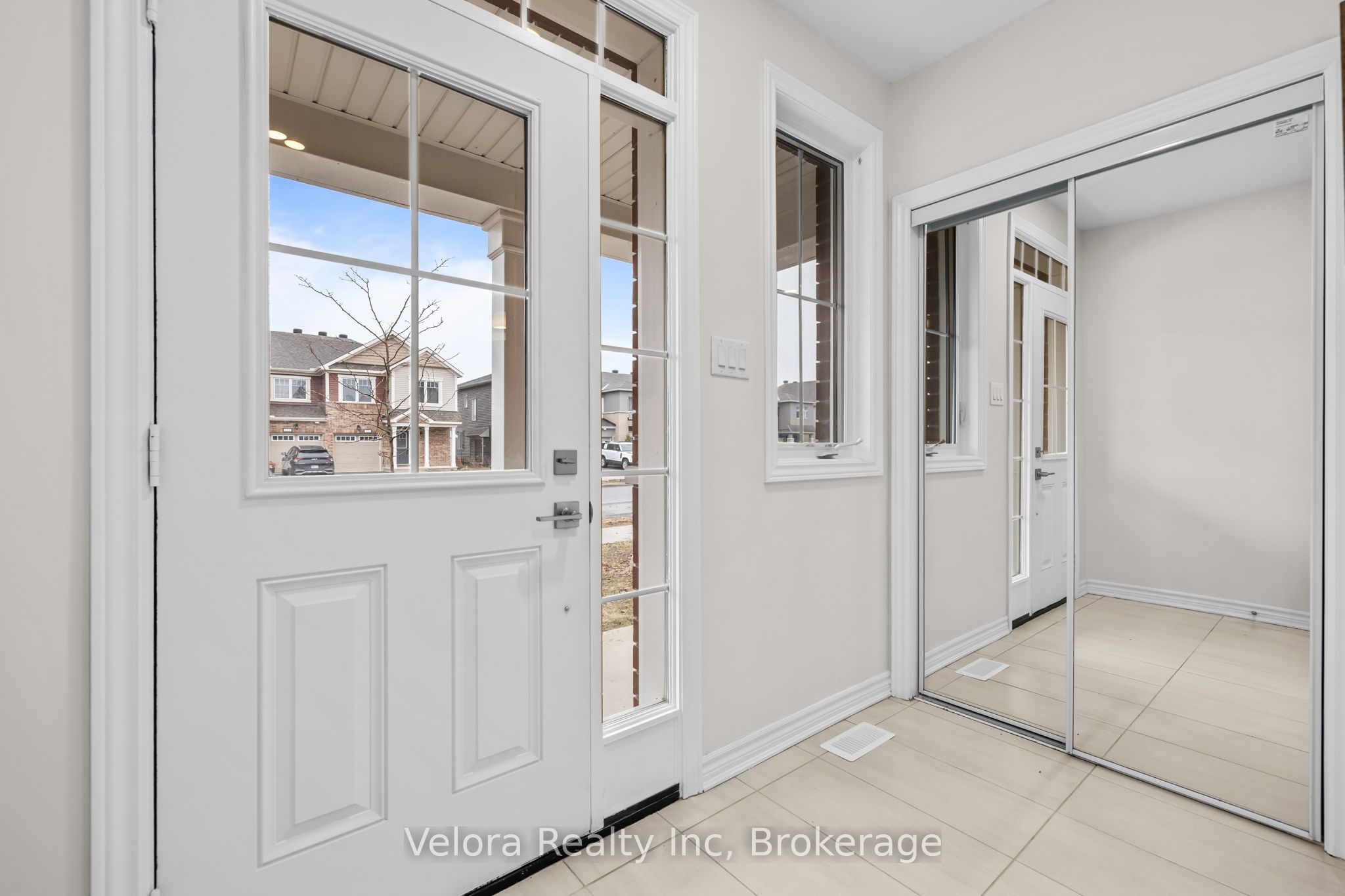 Additional image 3 of 122 Cranesbill Road, Ottawa, ON, K2V 0J5