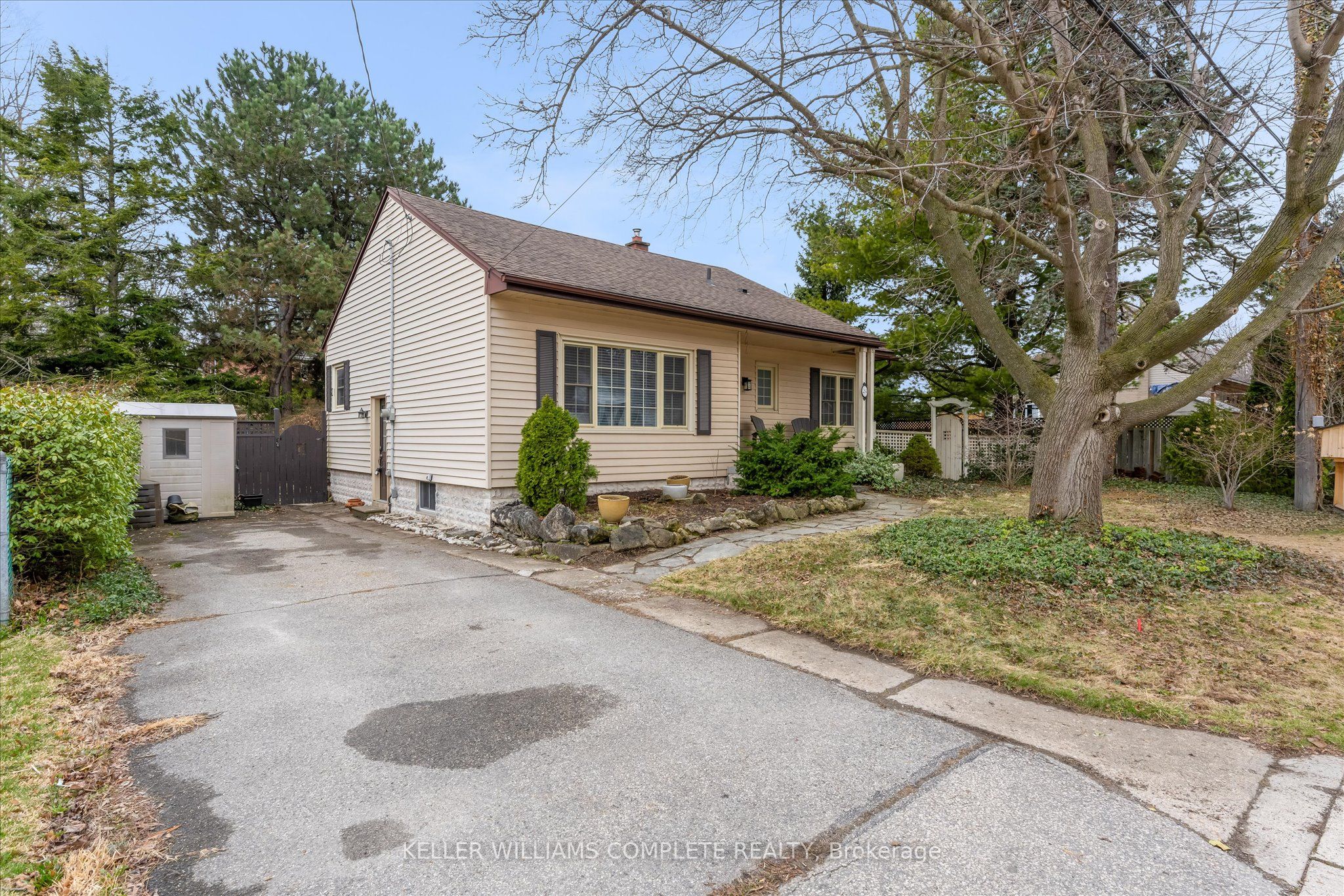 Additional image 2 of 24 Central Park Avenue, Hamilton, ON, L9H 2M7
