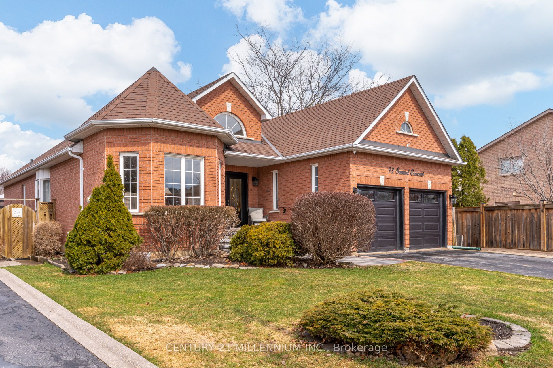 93 Samuel Crescent, Halton Hills, ON, L7G 5J3 photo 2
