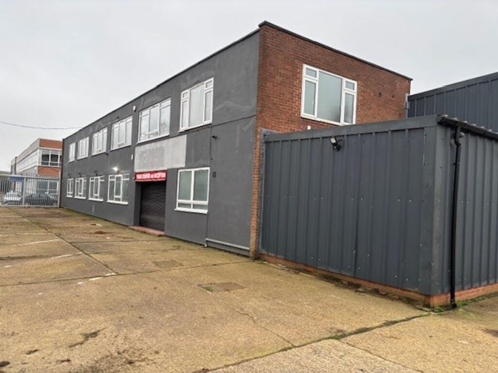 Unit 25, Travellers Lane, Hatfield, AL9 7HF