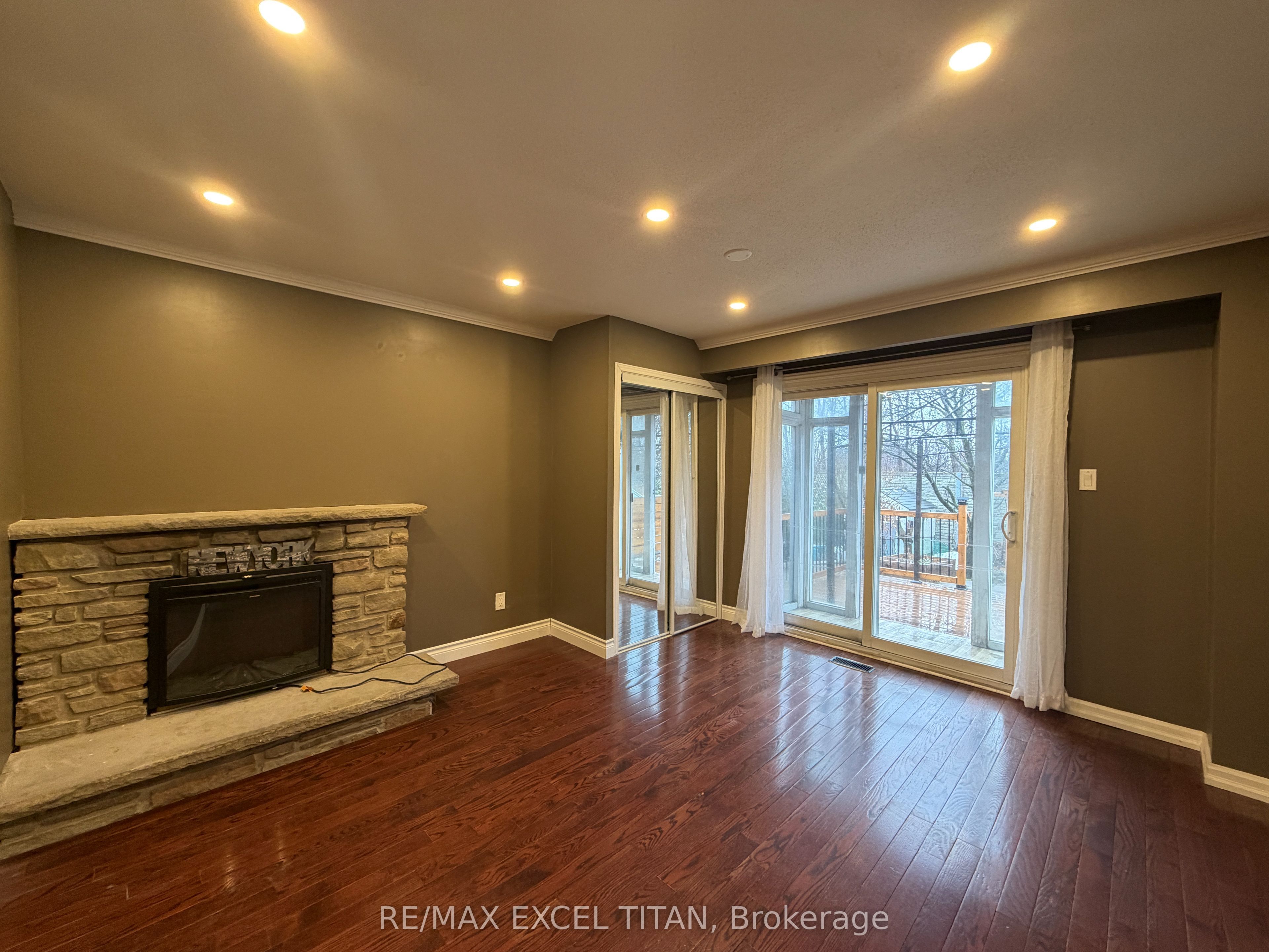 Lower-251 Shawnee Circle, Toronto, ON, M2H 2Y3