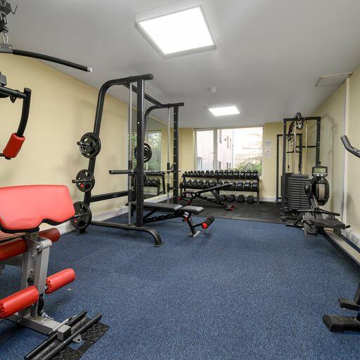 £320 per week for 51 weeks - Only 1 bed flat, separate living and bedroom at Cadnam Hall, student accommodation B17 photo 5