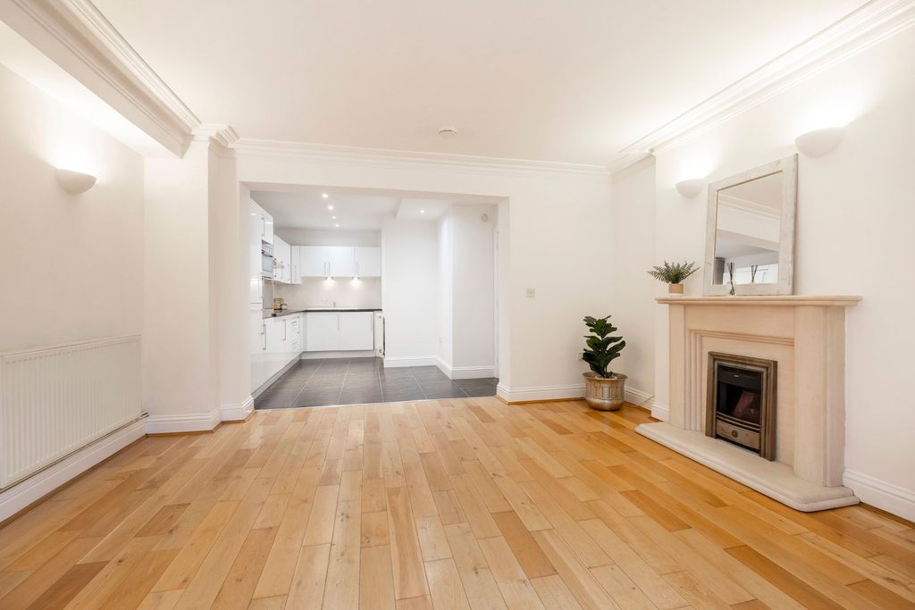 Additional image 3 of 1 bed flat for saleParabola Road, Cheltenham GL50