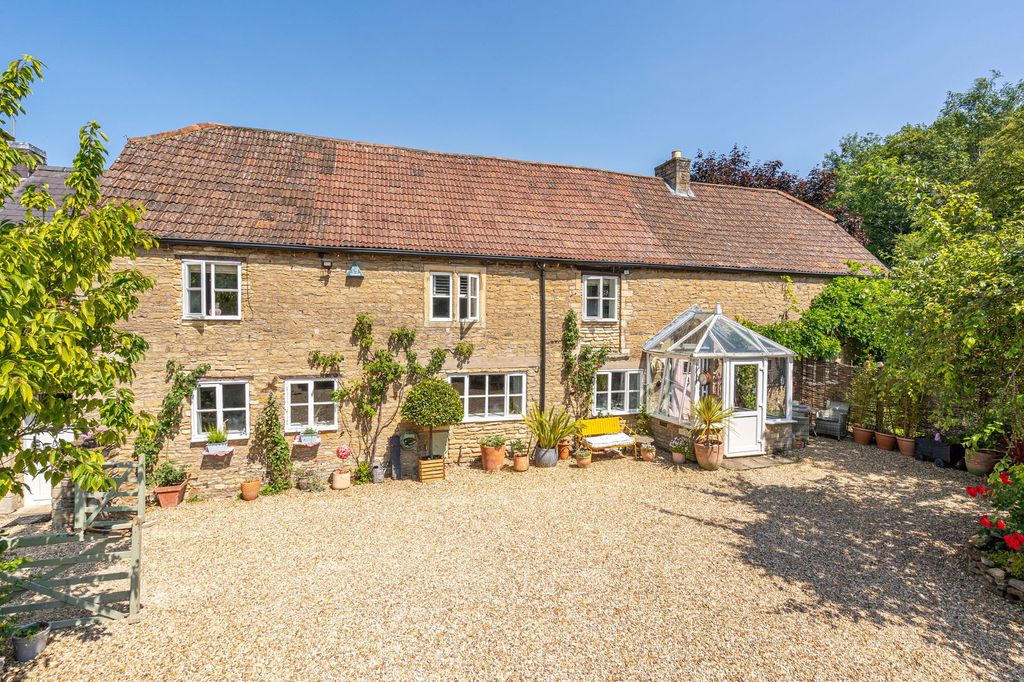 4 bed barn conversion for saleLowden Hill, Chippenham SN15