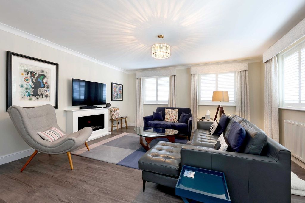 Additional image 6 of 4 bed flat for saleGrove Road, Beaconsfield, Buckinghamshire HP9