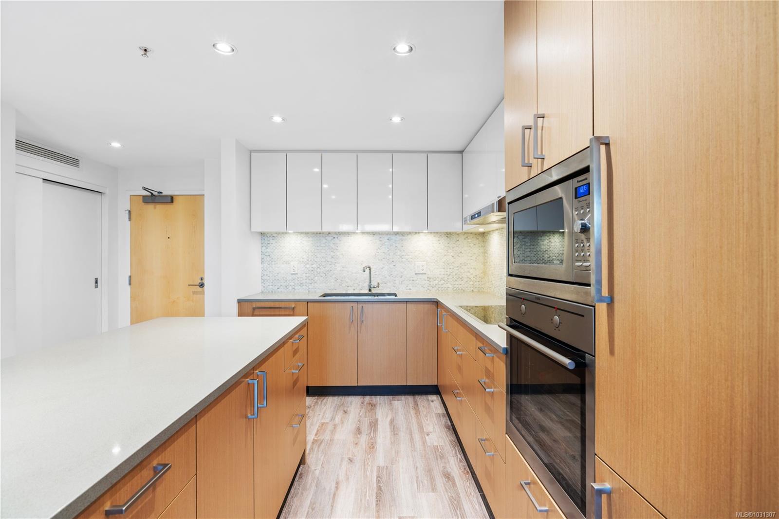 Additional image 5 of 305-838 Broughton Street, Victoria, BC, V8W 1E4