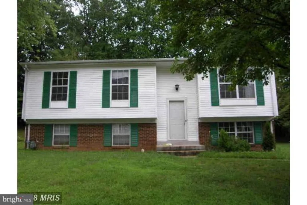 5618 Saint Charles Drive, Woodbridge, VA 22193
