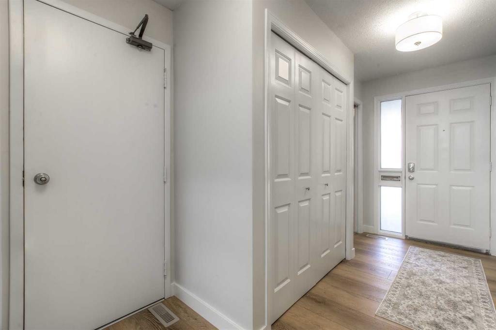 Additional image 4 of 134 Glamis Terrace SW, Calgary, AB, T3E6V3