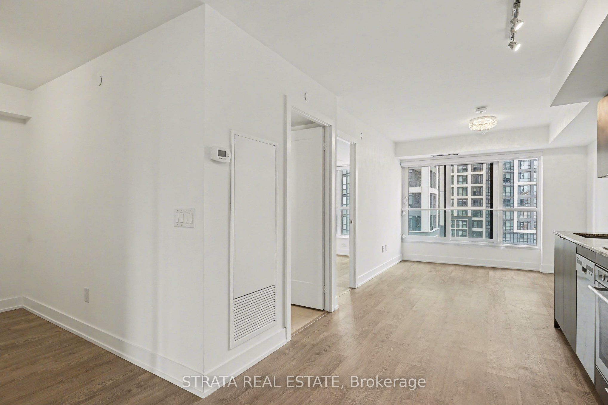 Additional image 4 of 732-5 Mabelle Avenue, Toronto, ON, M9A 0C8