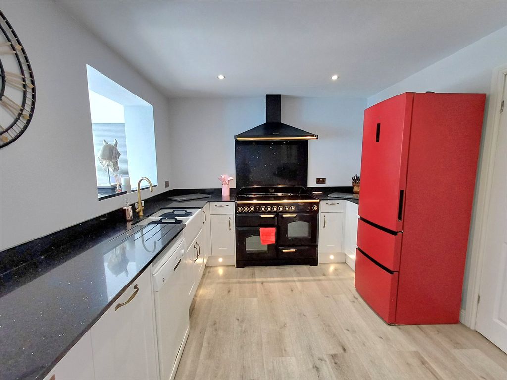 Additional image 5 of 3 bed detached house for saleAustin Close, Newton, Porthcawl CF36
