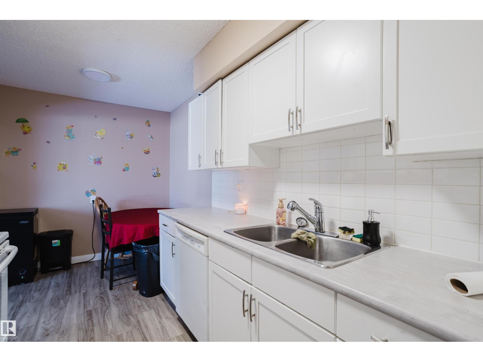Additional image 5 of 8-14120 80 Street NW, Edmonton, AB, T5C1L6