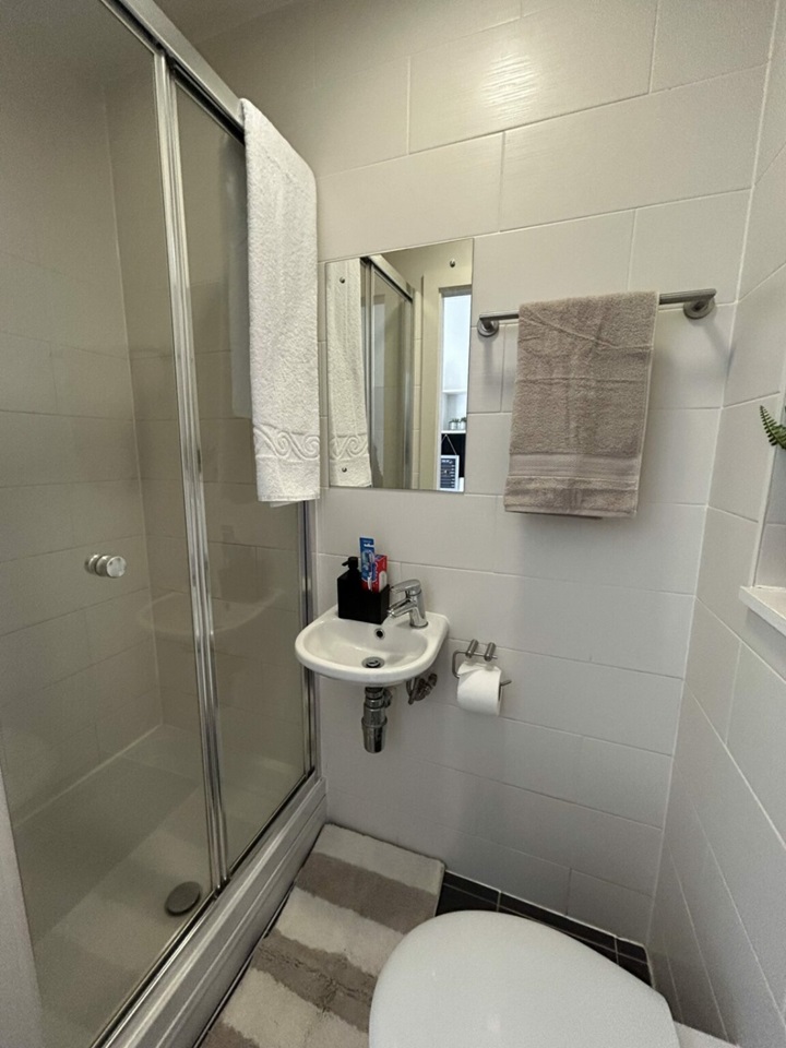 Studio Flat, City Point, L5, N1 7GU photo 4