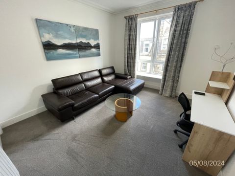 Chapel Street, Second Floor Right, Aberdeen AB10