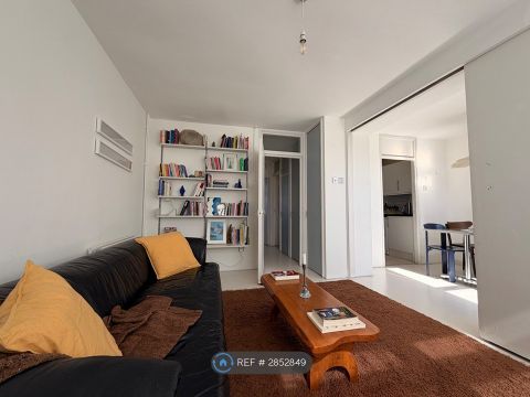 George Vale House, London E2