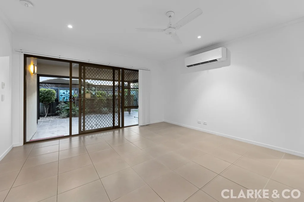 12/24 Coolamon Crescent, Beerwah QLD 4519 photo 2