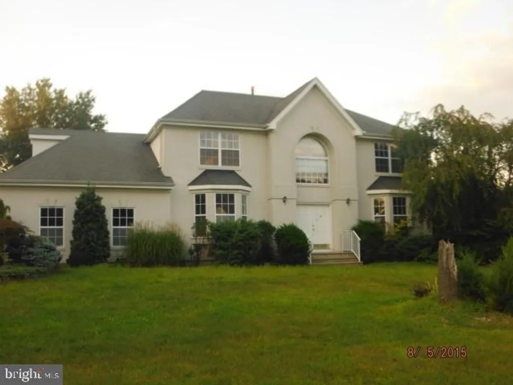 8 Krull Drive, Jackson, NJ 08527