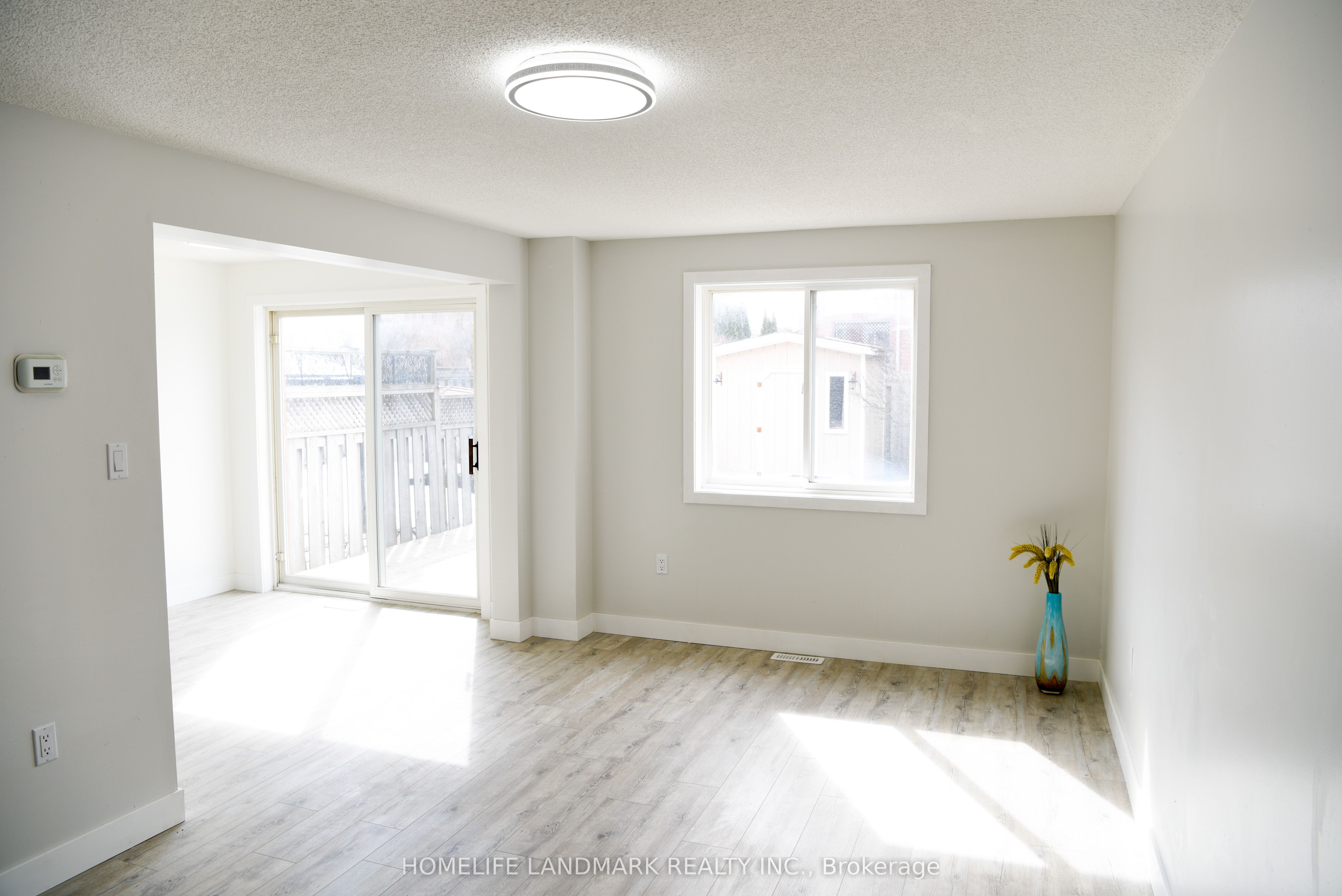 Additional image 4 of 6 Silver Maple Crescent, Barrie, ON, L4N 8T3