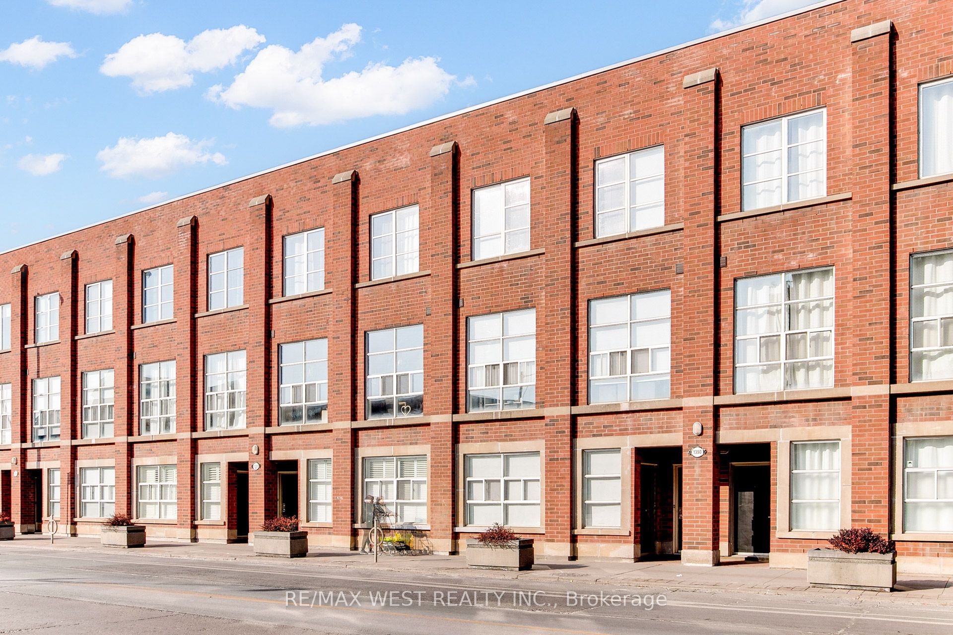 3-1396 Bloor Street W, Toronto, ON, M6P 4H6