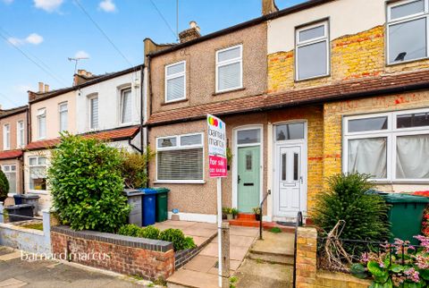 Brunswick Crescent, London N11