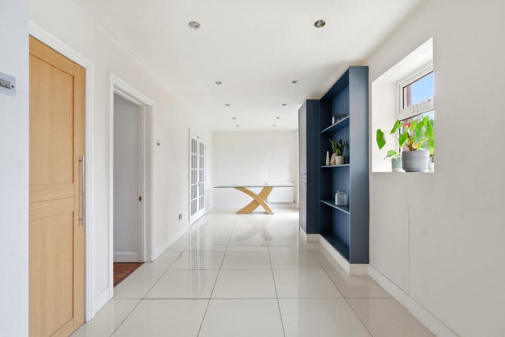 Additional image 9 of Spooners Drive, Park Street, St. Albans, Hertfordshire, AL2
