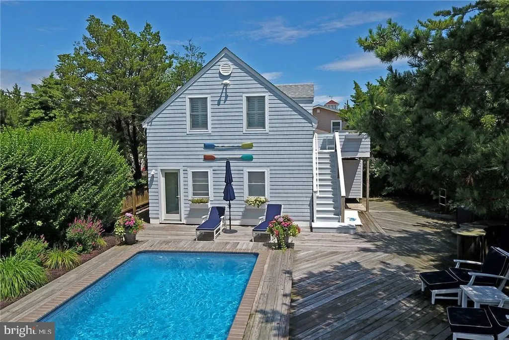 6 E 8th Street, Barnegat Light, NJ 08006