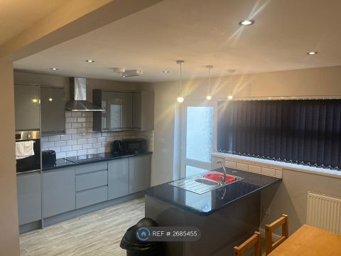 Woodgate Gardens, Birmingham B32, Room to rent