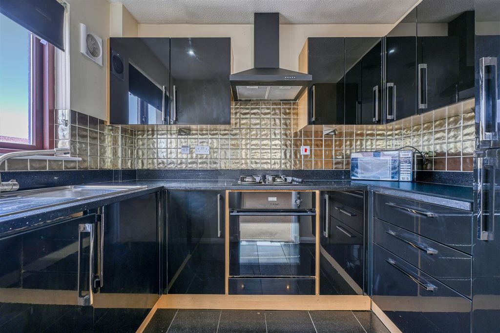 Additional image 10 of 2 bed flat for sale27 Stratherrick Gardens, Inverness IV2