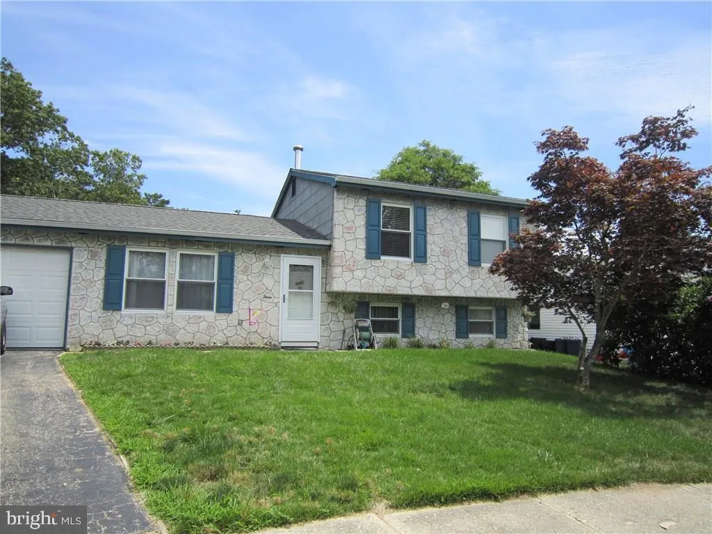 3 Lee Court, Barnegat, NJ 08005