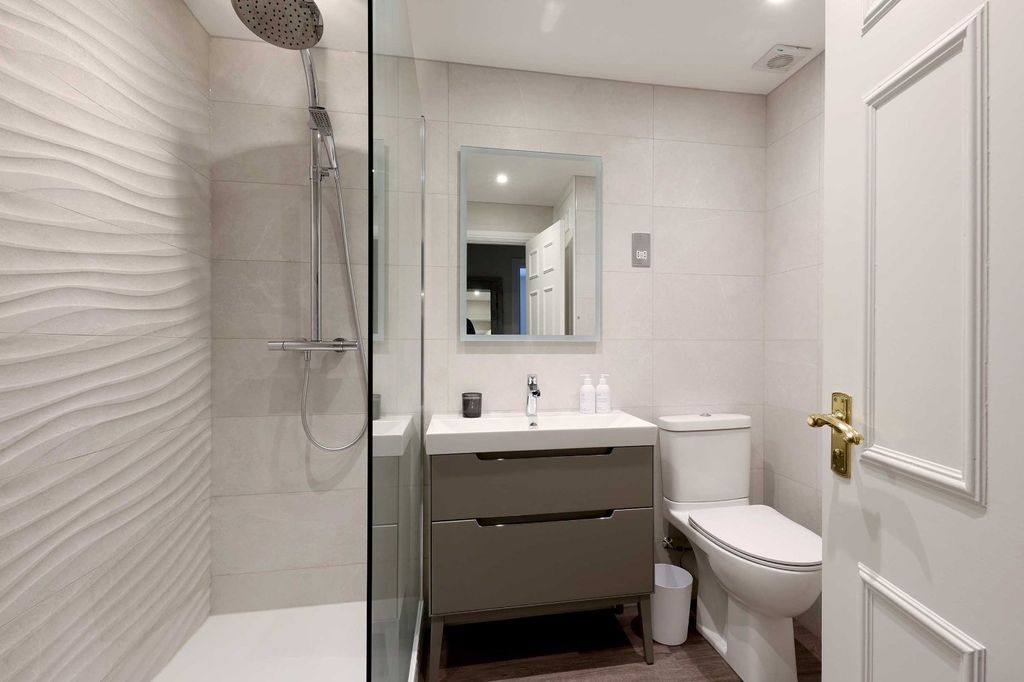 Additional image 10 of 4 bed flat for saleGrove Road, Beaconsfield, Buckinghamshire HP9