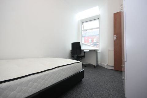 Ukraine Road, Salford M7, Room to rent