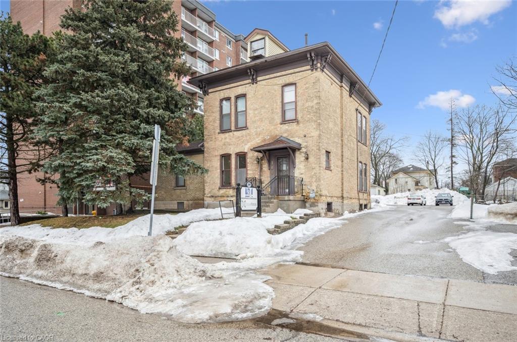 109 College Street, Kitchener, ON, N2H 5A2