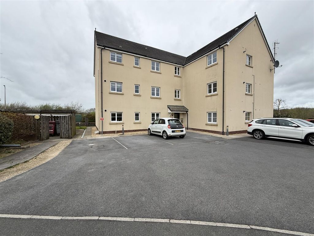 Additional image 27 of 2 bed flat for saleRhodfa'r Ceffyl, Ffoslas, Kidwelly SA17