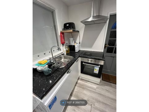 Broad Lane, Coventry CV5, Studio to rent