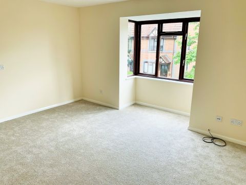 Rowe Court, Reading RG30, Studio to rent