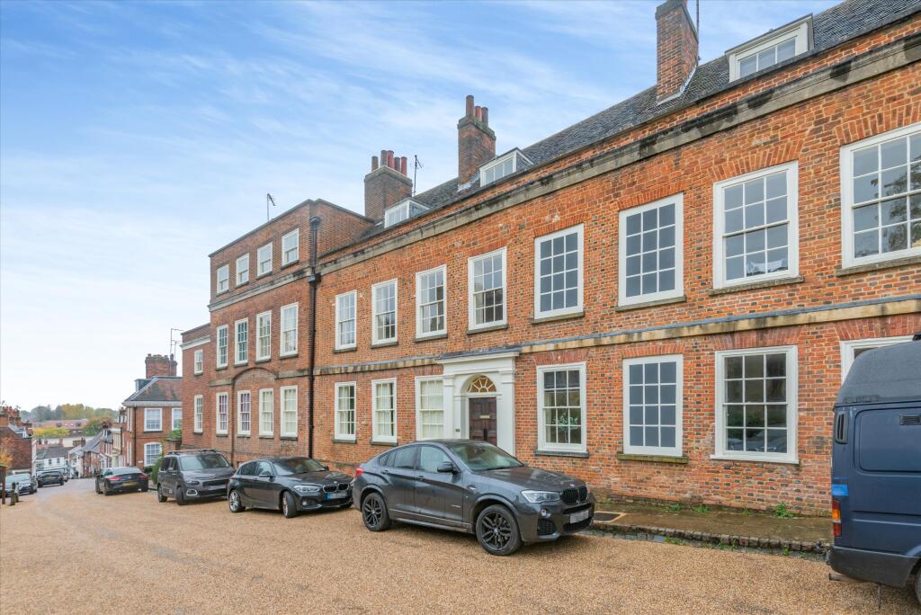 Fore Street, Hatfield, Hertfordshire, AL9