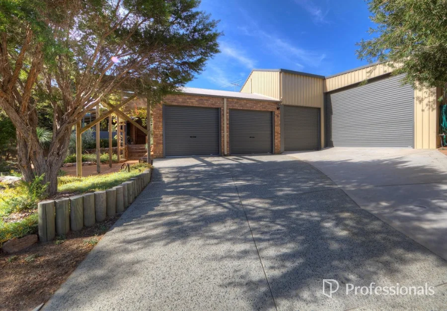 8 Hakea Court, Forrestfield WA 6058