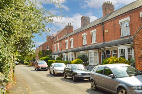 Avenue Road, Clarendon Park, Leicester LE2