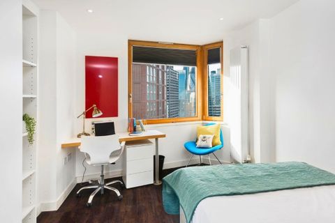 Inglefield Square, Prusom Street, London E1, Studio to rent