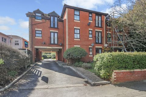 231-233 Spring Road, Sholing SO19