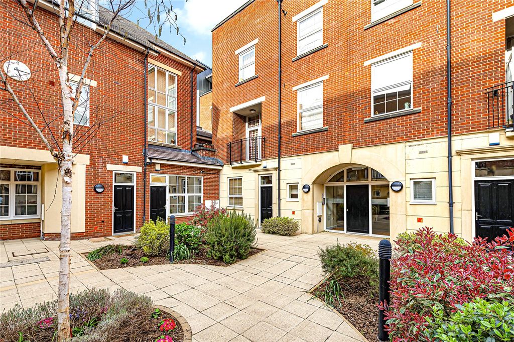 Additional image 6 of 2 bed flat for saleGolden Lion Court, 100 Redcliffe Street, Bristol BS1