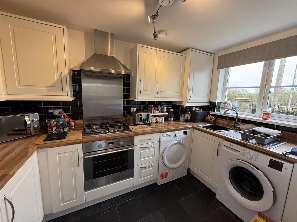 Additional image 14 of 2 bed flat for saleRhodfa'r Ceffyl, Ffoslas, Kidwelly SA17