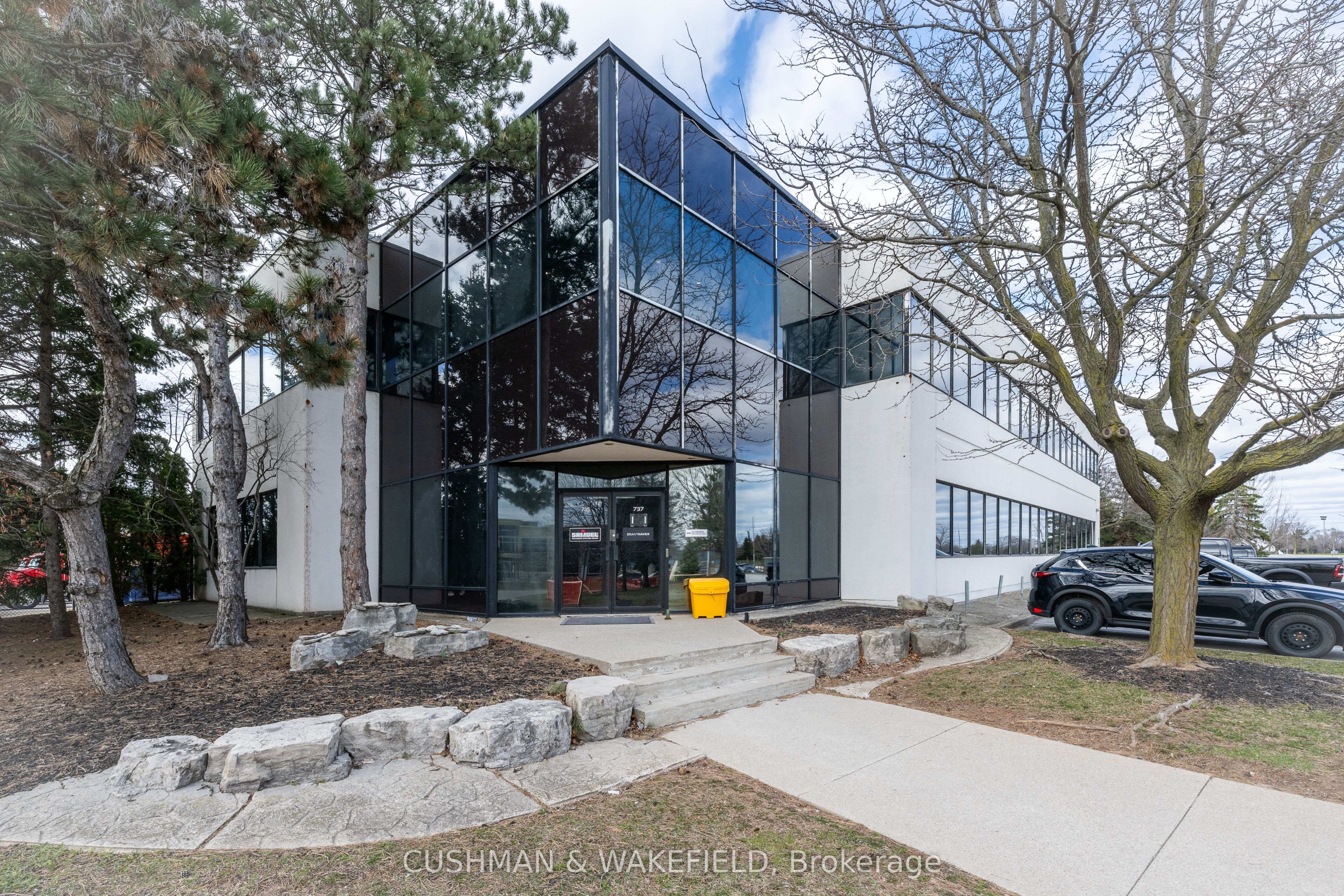 735 Oval Court, Burlington, ON, L7L 6A9