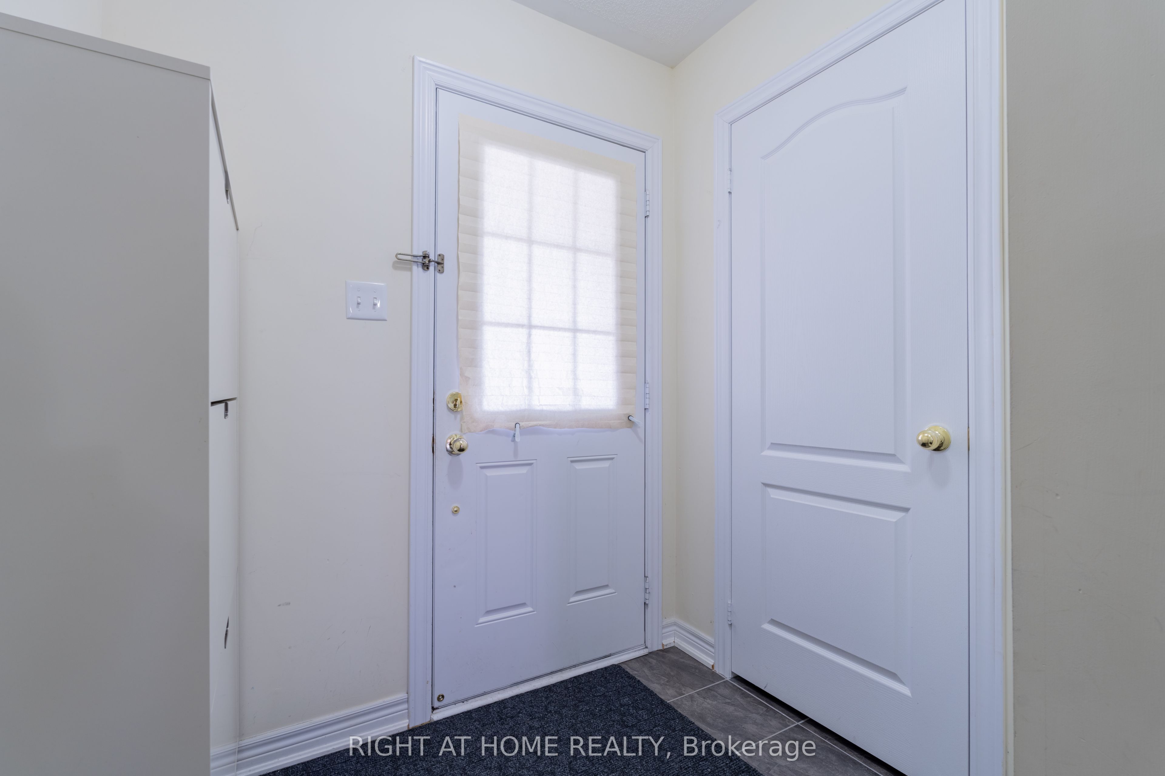 1518 Shepway Mews, Pickering, ON, L1X 0C7 photo 4
