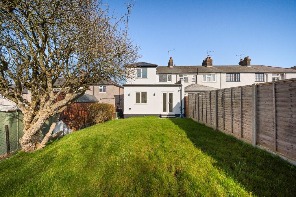 CHAIN FREE, 15 Marshall Avenue, St. Albans, Hertfordshire, AL3