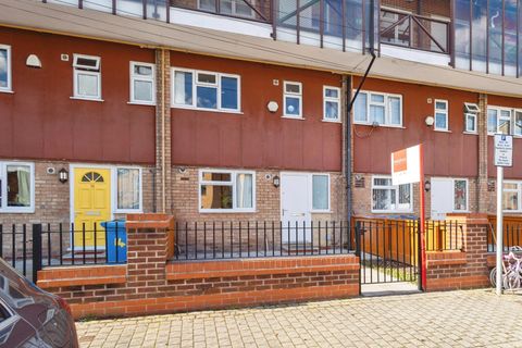 Helmshore Walk, Manchester, Greater Manchester M13